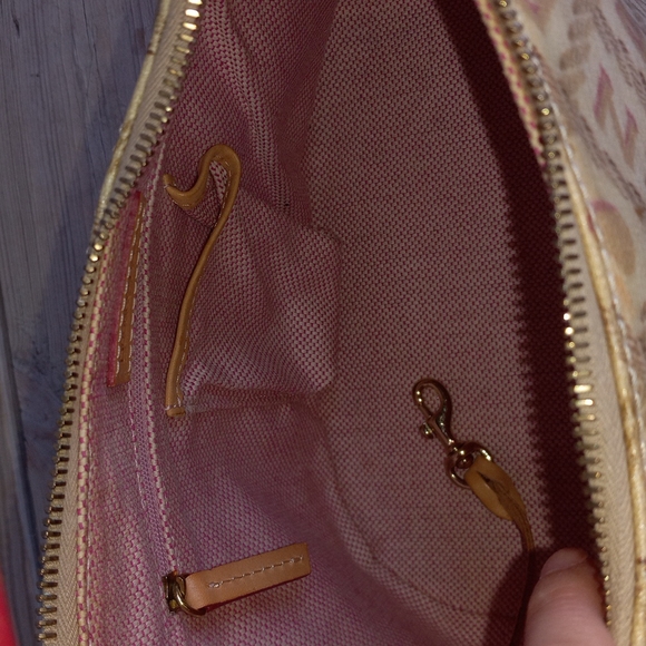 ❌️🚫 SOLD! Dooney & Bourke Vintage Coated Cotton Crossword Bucket Bag & Wallet - Picture 12 of 16